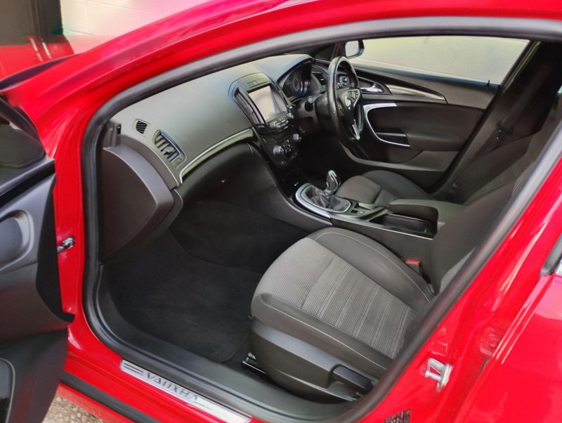 VAUXHALL INSIGNIA