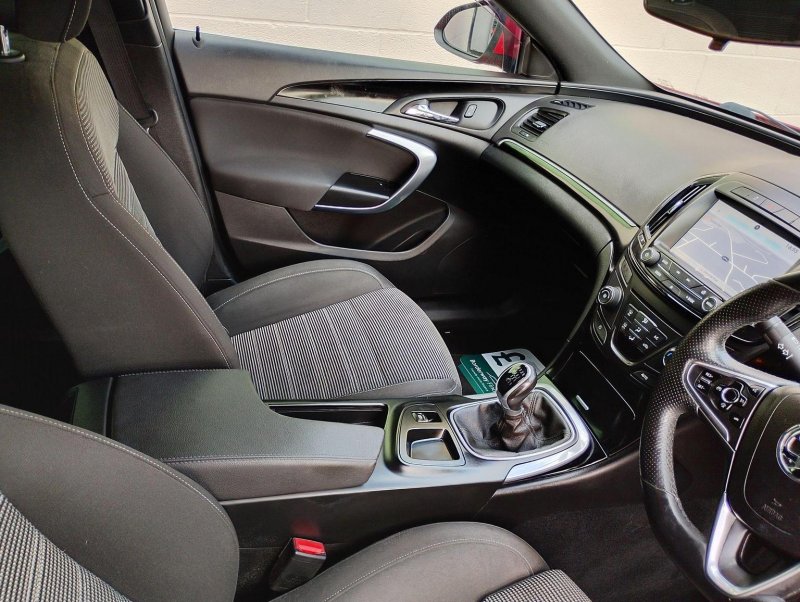VAUXHALL INSIGNIA