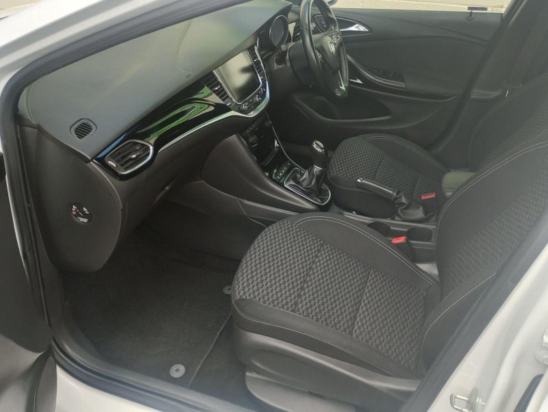 VAUXHALL ASTRA