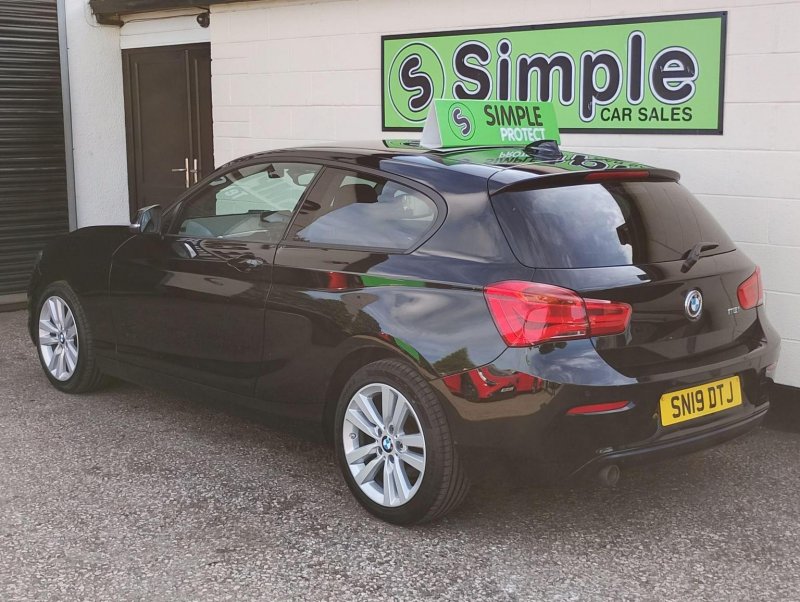BMW 1 SERIES