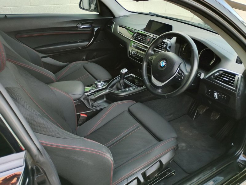BMW 1 SERIES