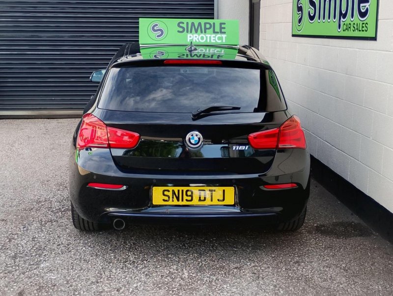 BMW 1 SERIES