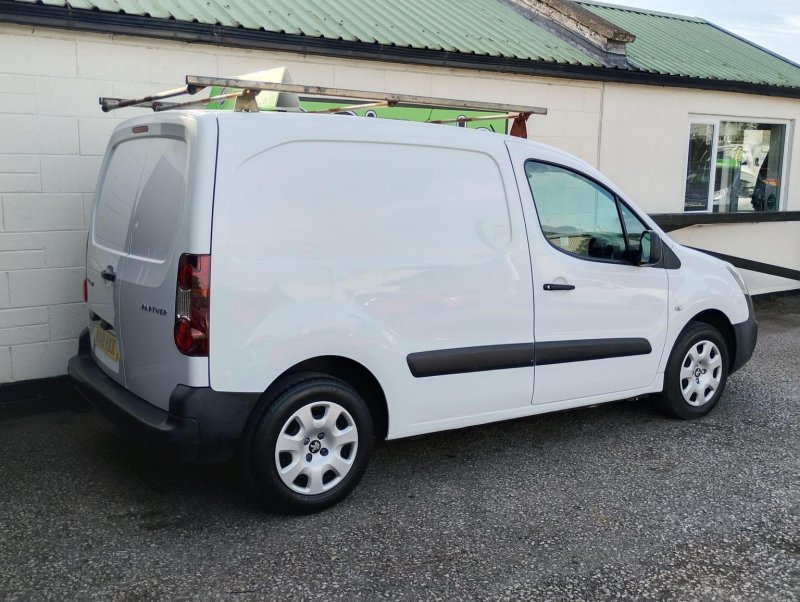 PEUGEOT PARTNER