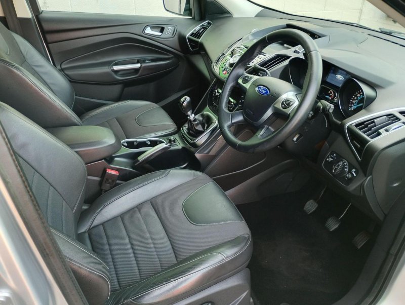 FORD KUGA
