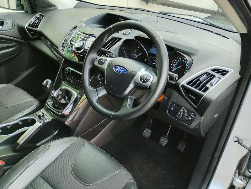 FORD KUGA