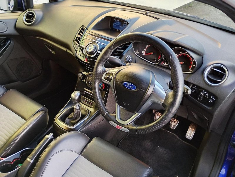 FORD FIESTA