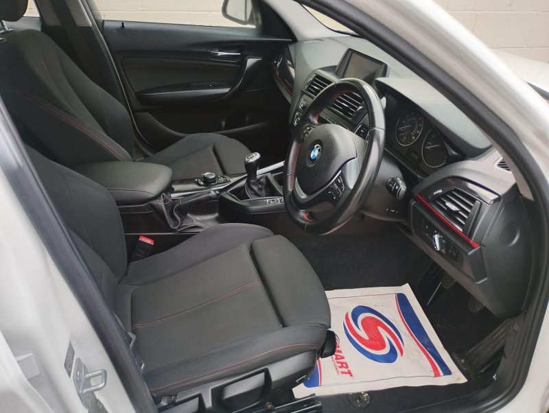 BMW 1 SERIES