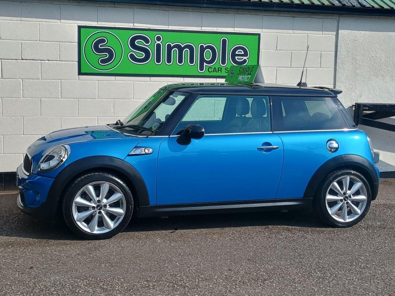 MINI HATCH