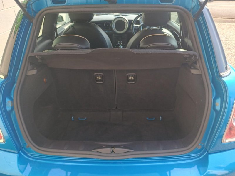 MINI HATCH